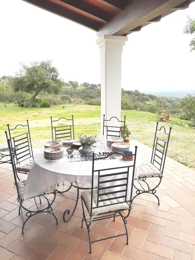 Casa Rural La Aulaga เอลกัสตีโญ เด ลาสกัวร์ดัส ภายนอก รูปภาพ