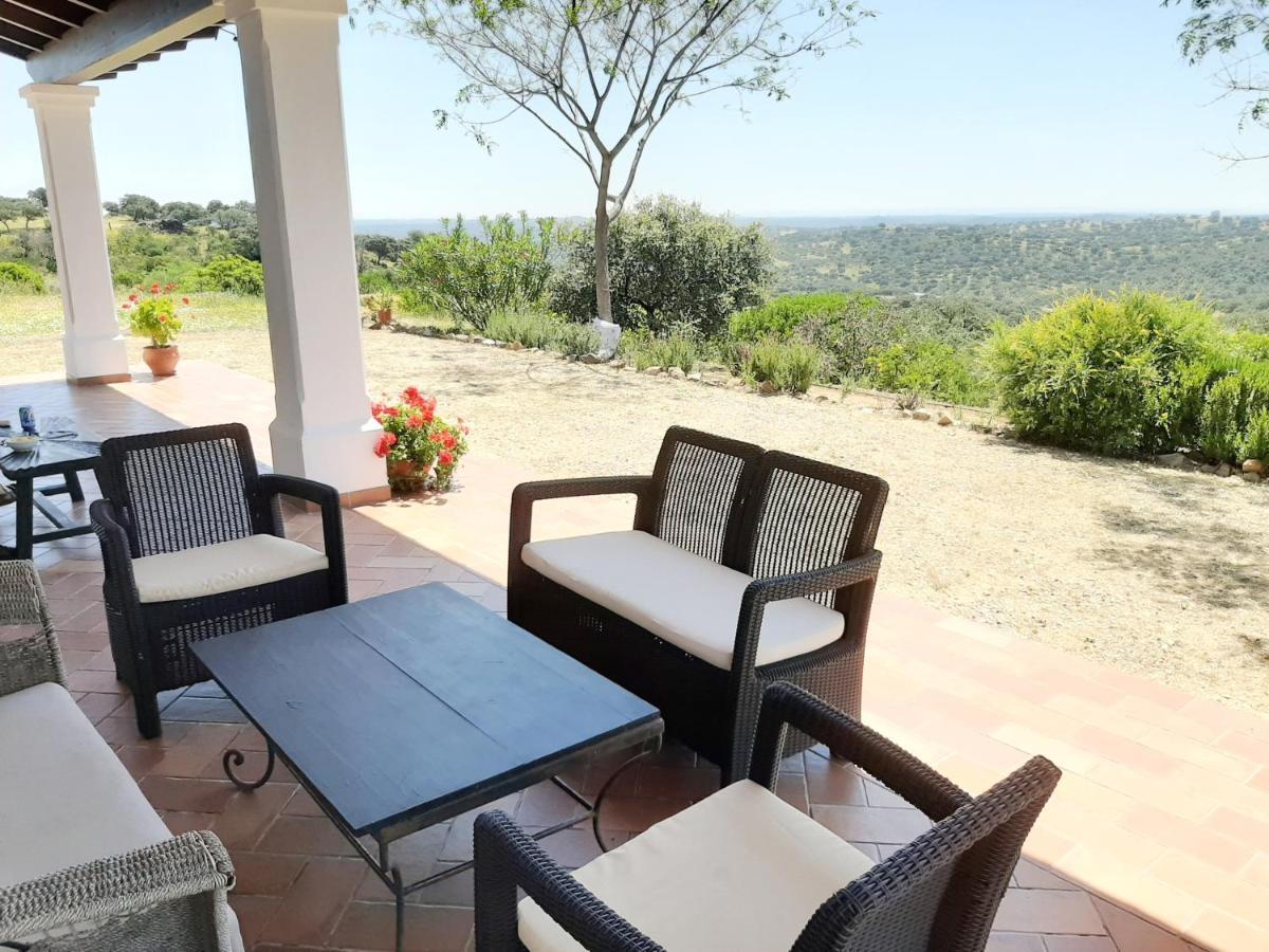 Casa Rural La Aulaga เอลกัสตีโญ เด ลาสกัวร์ดัส ภายนอก รูปภาพ